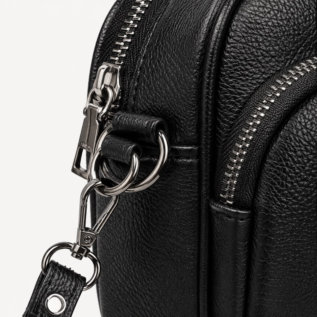 Sac bandoulière femme Mila en PU grainé – Noir